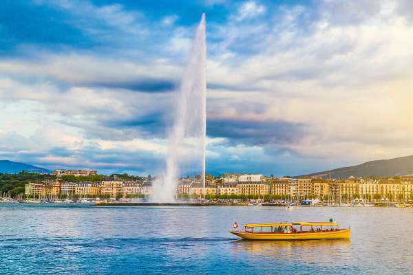 Jet-d-Eau-Fountain-in-Geneva-Switzerland