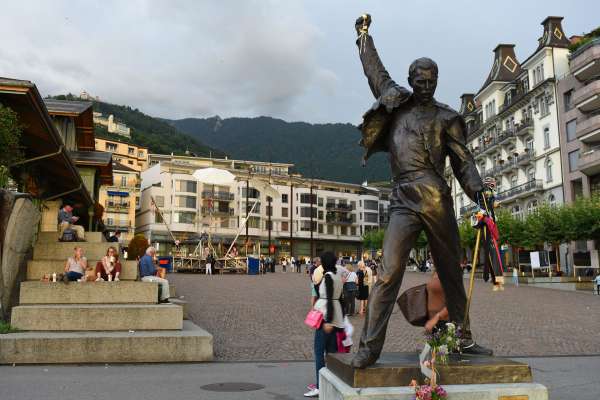 Freddie-Mercury-Statue