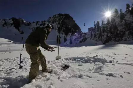 Erlebniswelt Stockhorn icefishing