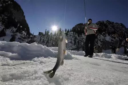 Ice fishing Stockhorn